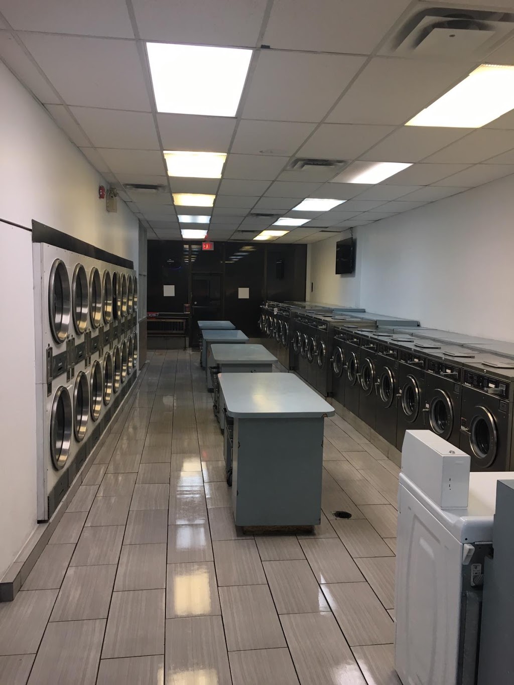 Rexdale Coin Wash Laundry | A-20 rexdale, Rexdale Blvd, Etobicoke, ON M9W 5Z3, Canada | Phone: (647) 300-4673
