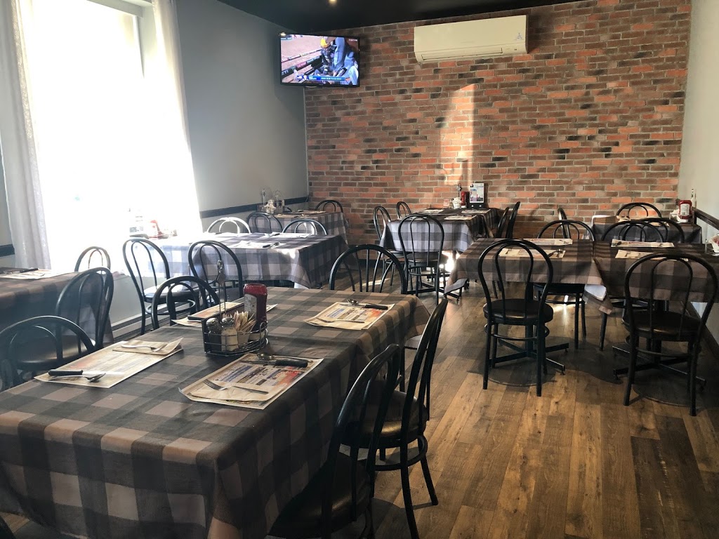 Restaurant La Roukyne | 277 Rue Saint-Joseph, Sainte-Martine, QC J0S 1V0, Canada | Phone: (450) 427-7088
