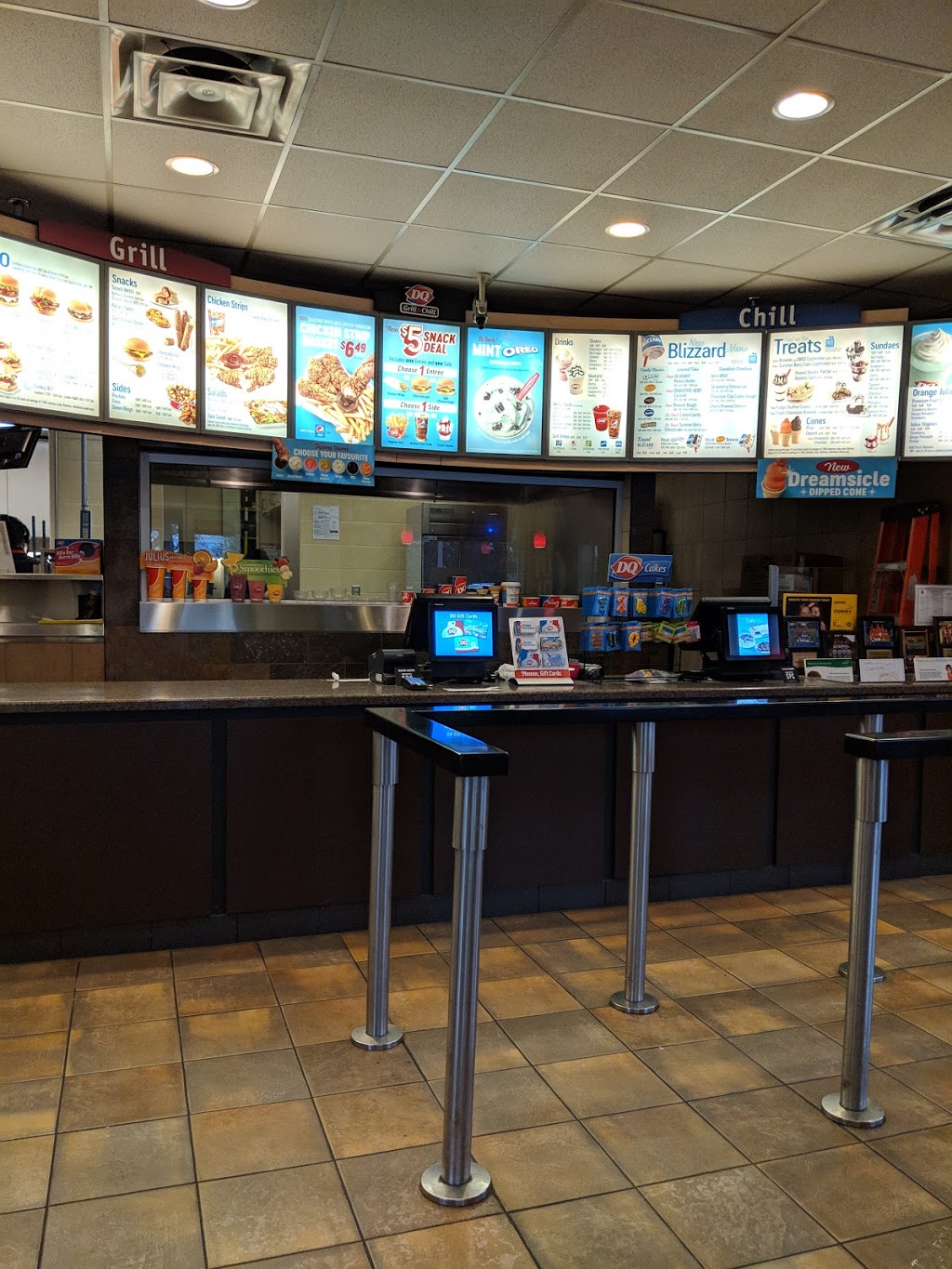 Dairy Queen Grill & Chill | 1818 Huron Church Rd, Windsor, ON N9C 2L5, Canada | Phone: (519) 252-7007