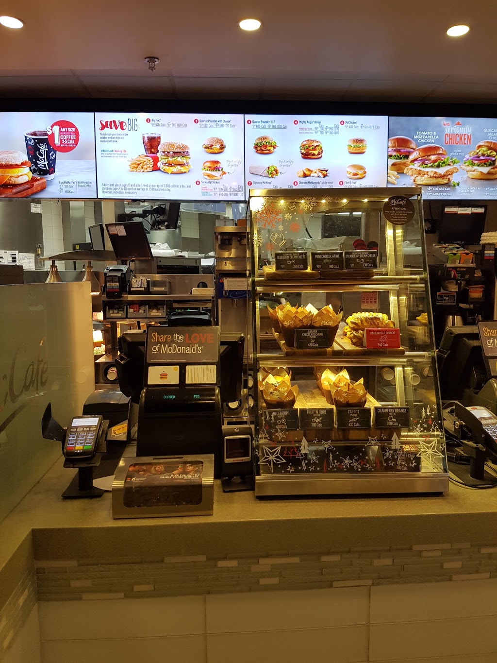 McDonalds | 6675 Mary Ellen Dr, Nanaimo, BC V9V 1T7, Canada | Phone: (250) 390-7000