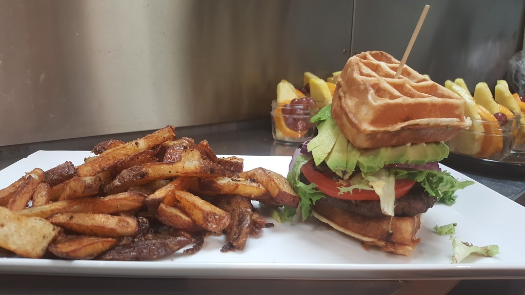 Restaurant Au Petit Chalet | 75 Boulevard des Châteaux, Blainville, QC J7B 2A4, Canada | Phone: (579) 630-1919