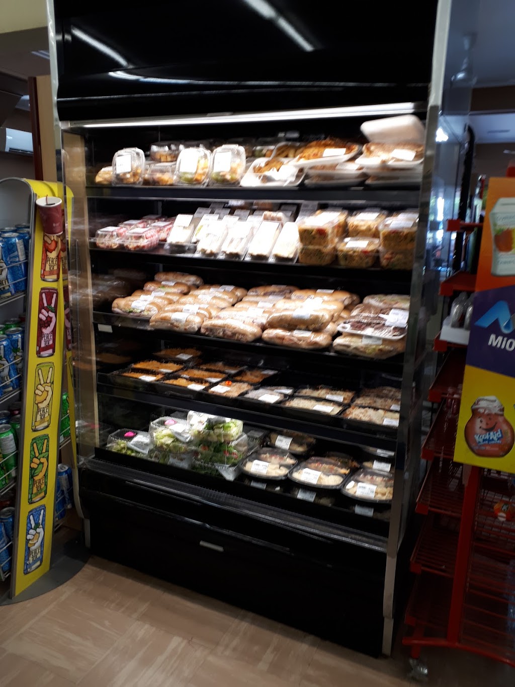 Graves Fresh Mart | 49 Queen St, Bridgetown, NS B0S 1C0, Canada | Phone: (902) 665-4777