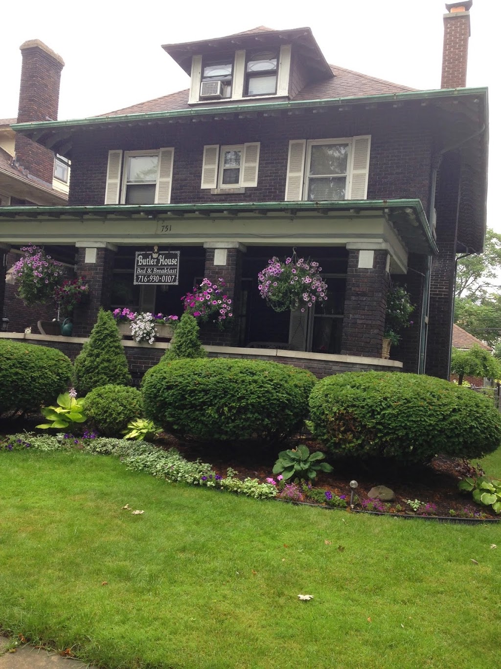 Butler House Bed and Breakfast | 751 Park Place, Niagara Falls, NY 14301, USA | Phone: (716) 930-0107