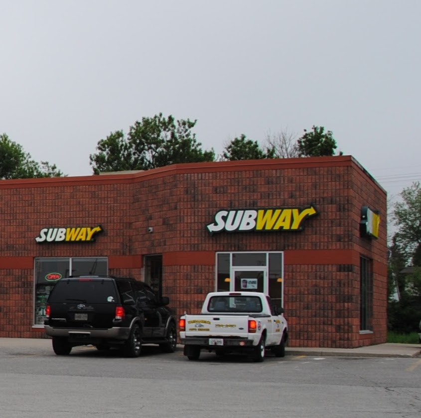 Subway | 30 McNaughton Ave #2, Wallaceburg, ON N8A 1R9, Canada | Phone: (519) 627-2309