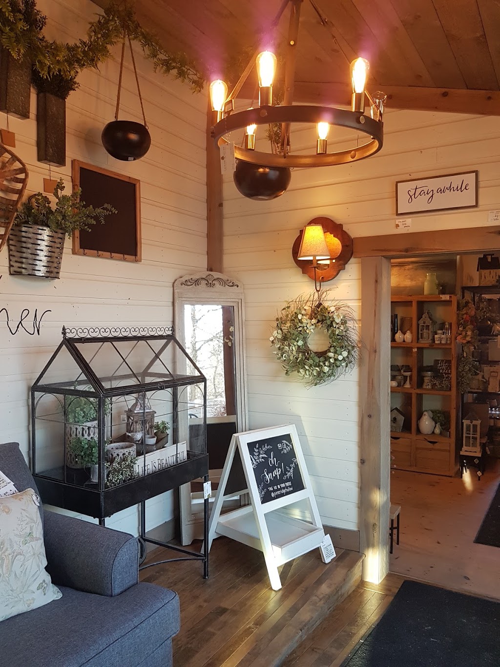 Pineridge Hollow | Box 274, 67086 Heatherdale Rd 25E, Oakbank, MB R0E 1J0, Canada | Phone: (204) 777-3881