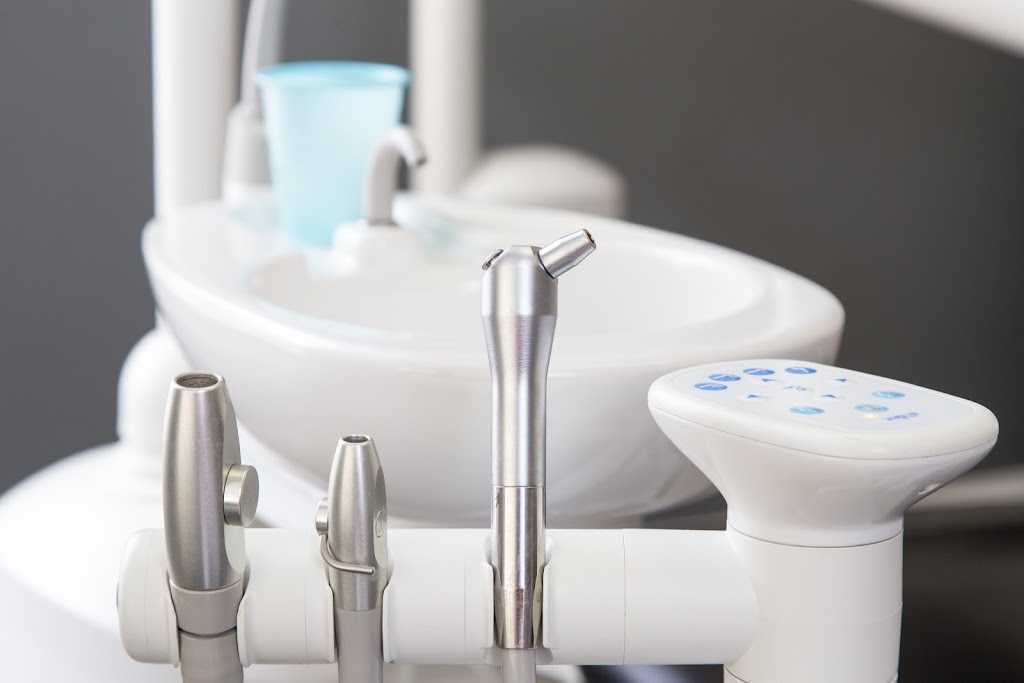 London Dental House by Dr. Joseph | 529 Queens Ave, London, ON N6B 1Y3, Canada | Phone: (519) 672-5600