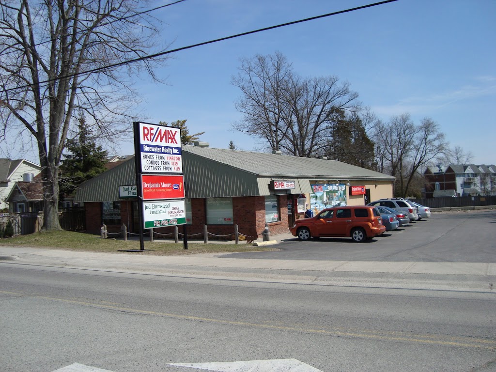 RE/MAX Bluewater Realty Inc | 46 Ontario St S, Grand Bend, ON N0M 1T0, Canada | Phone: (519) 238-5700