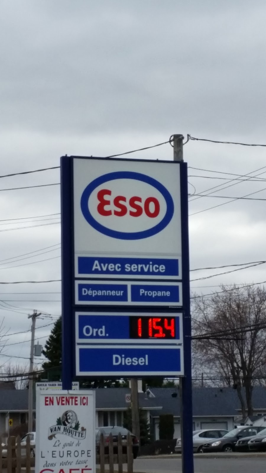 Esso | 476 Boulevard dIberville, Saint-Jean-sur-Richelieu, QC J2X 3Y7, Canada | Phone: (450) 347-3767