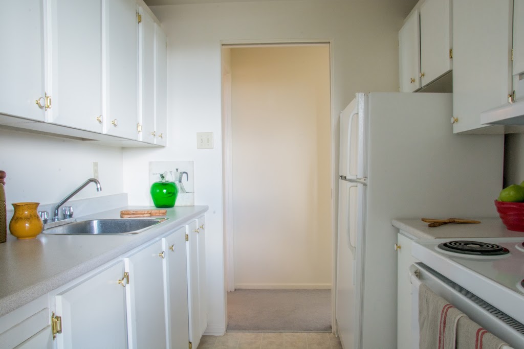 Skyline | 30 Eleanor Dr, Nepean, ON K2E 7E5, Canada | Phone: (613) 691-6570
