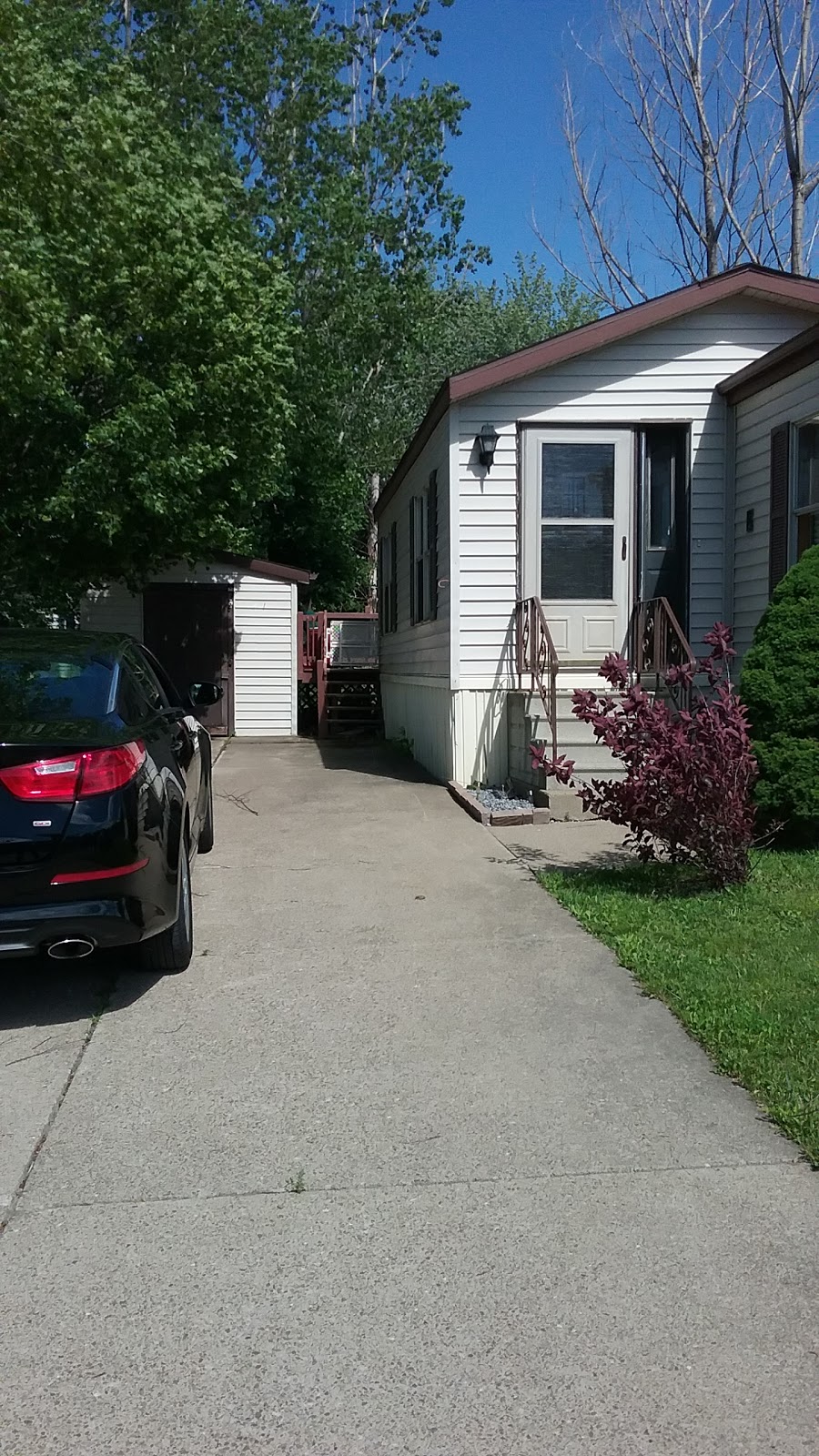Eagle Crest Mobile Home | 3629 Big Tree Rd, Hamburg, NY 14075, USA | Phone: (716) 627-5587