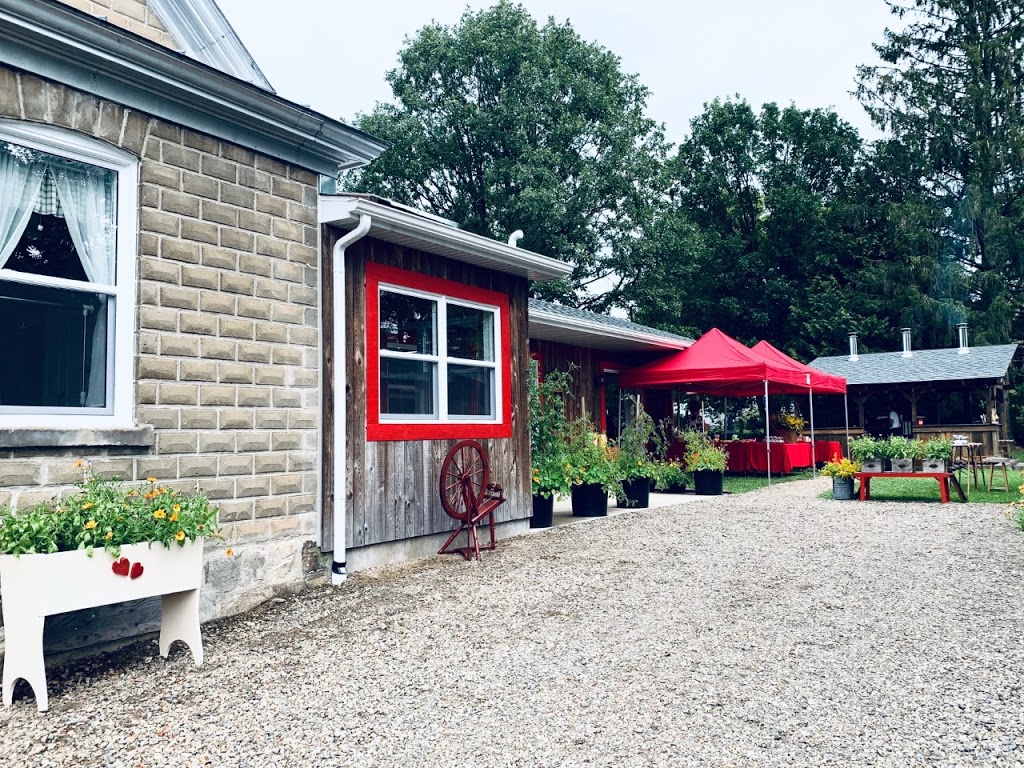 Fou de vous | 6825 Rue Principale, Saint-Damien, QC J0K 2E0, Canada | Phone: (450) 227-2755