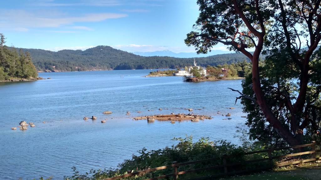Vancouver Island Lodge | 5455 Sooke Rd, Sooke, BC V9Z 0C7, Canada | Phone: (250) 858-3611