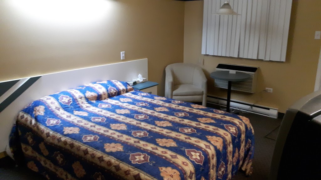 Hôtel Marineau La Tuque | 3250 Boulevard Ducharme, La Tuque, QC G9X 4T4, Canada | Phone: (819) 523-4551