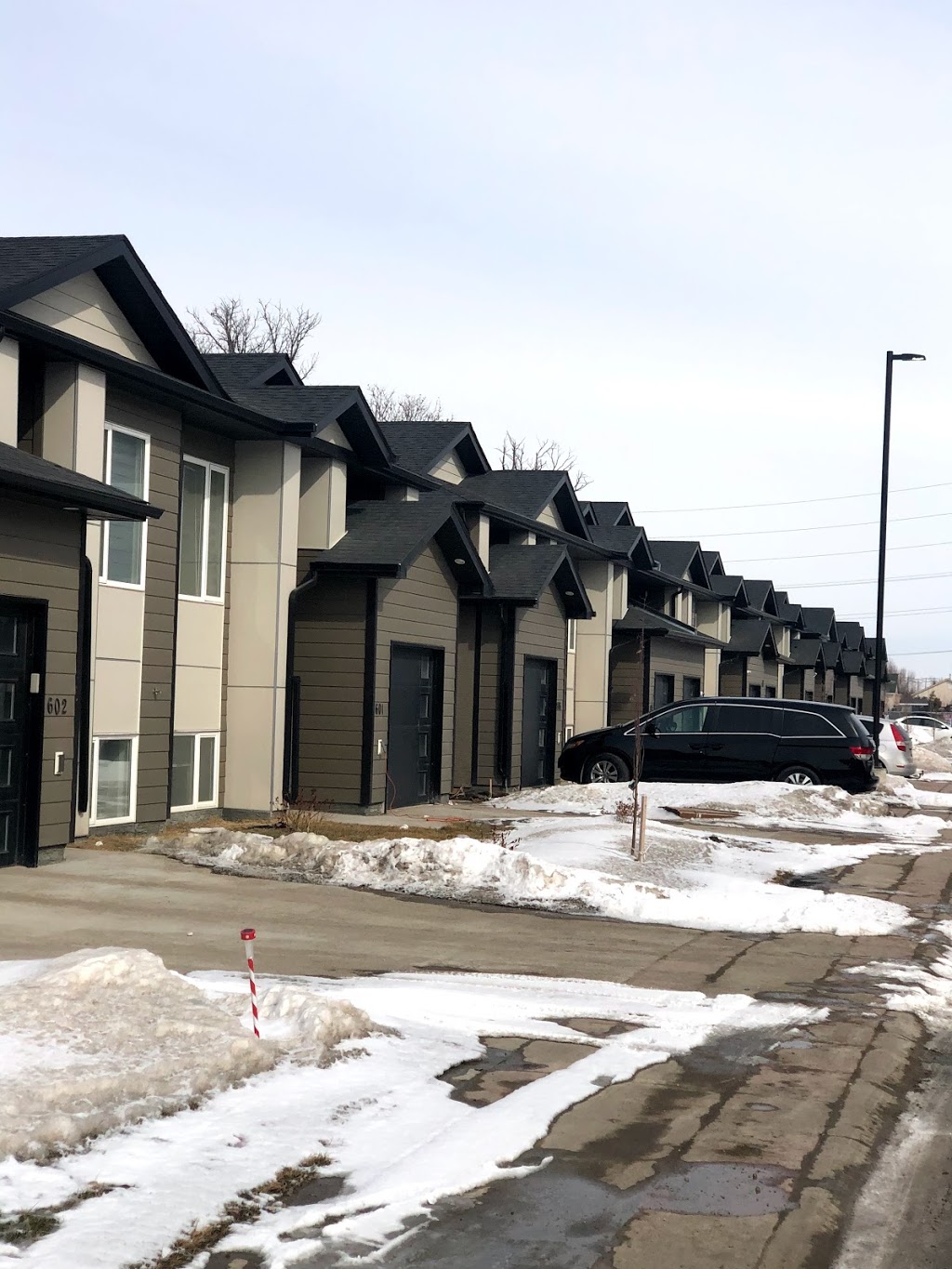 Dels Exteriors Winnipeg - Roofing, Siding, Stucco, Soffits, Stone Contractors | 432 Harbison Ave, Winnipeg, MB R2L 0A9, Canada | Phone: (204) 388-6269