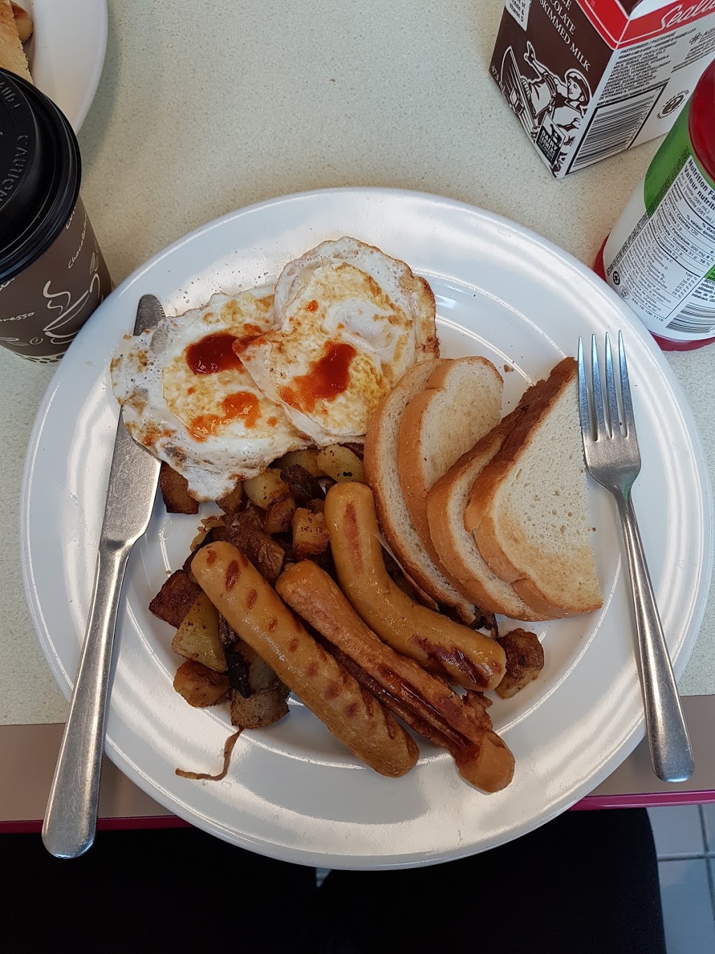 deluxe grill and cafe | 111 Gordon Baker Rd #212, North York, ON M2H 3R1, Canada | Phone: (416) 492-6287
