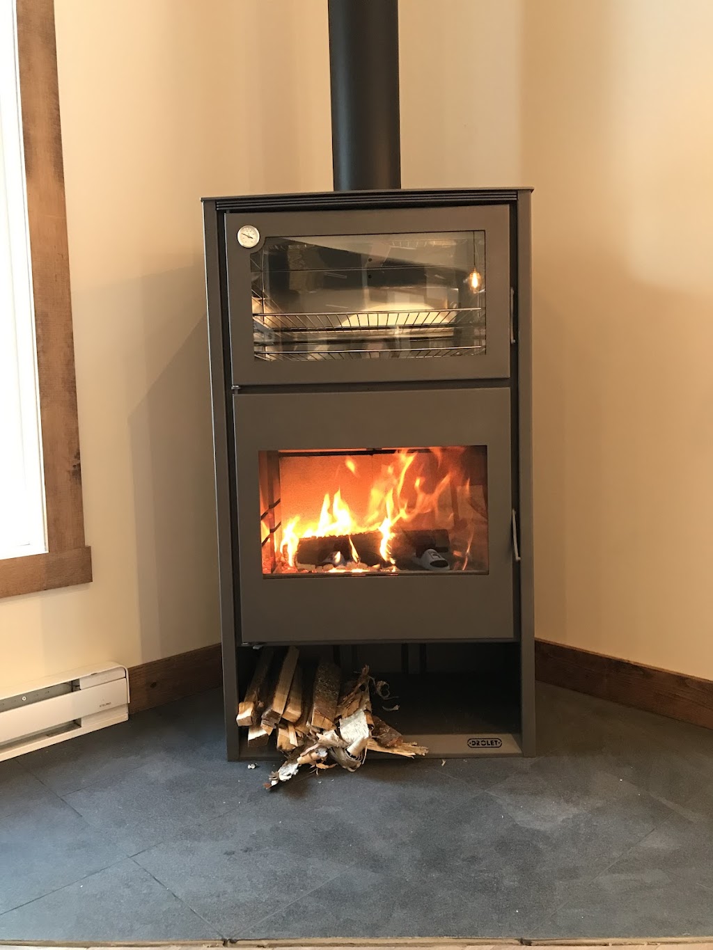 Le Chalet Blanc | 951, Chemin de la Compagnie, Saint-Alexis-des-Monts, QC J0K 1V0, Canada | Phone: (514) 882-1929