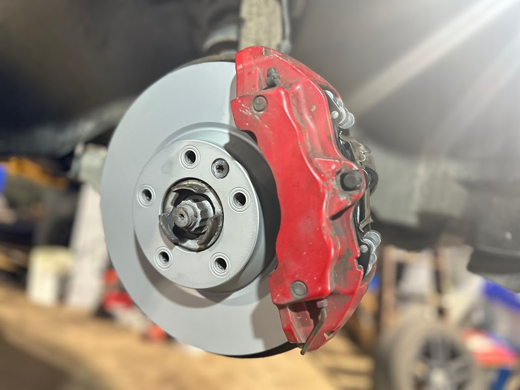 M RIK AUTOMOTIVE WERKS LTD | 241 Horton St E, London, ON N6B 1L1, Canada | Phone: (647) 708-1300