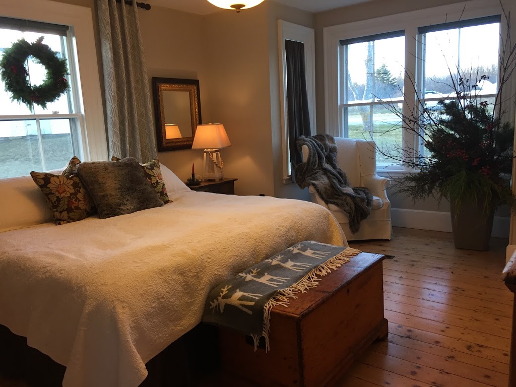 Mighty Atlantic Guest House | 968 Brooklyn Shore Rd, Brooklyn, NS B0J 1H0, Canada | Phone: (902) 350-2215