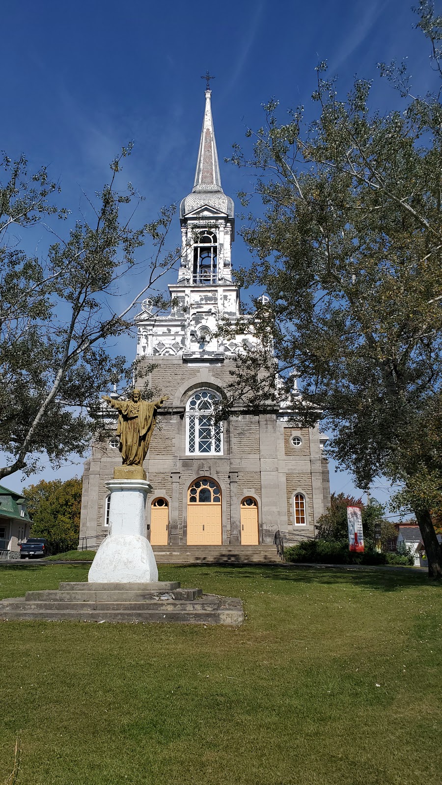 Sainte-Angélique Church | 292 PAPINEAU, Papineauville, QC J0V 1R0, Canada
