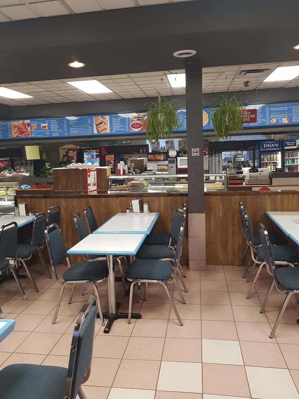 Signature Restaurant | 581 Kawartha Lakes County Rd 121, Fenelon Falls, ON K0M 1N0, Canada | Phone: (705) 887-5353