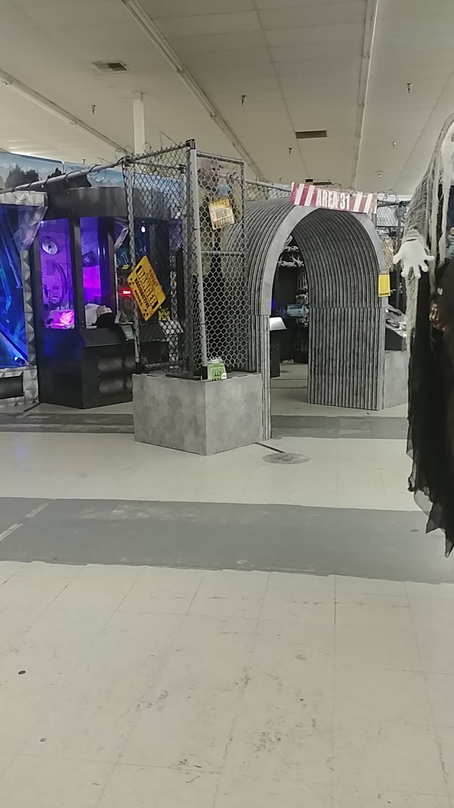 Spirit Halloween | 4297 Guide Meridian, Bellingham, WA 98226, USA | Phone: (866) 586-0155