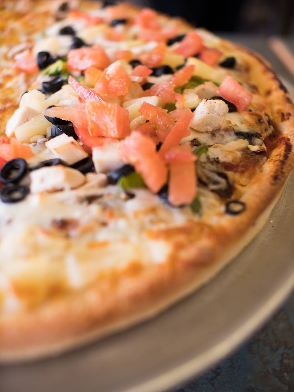 Mamas Restaurant | 100 Milligan Dr, Okotoks, AB T1S 1C5, Canada | Phone: (403) 938-3333