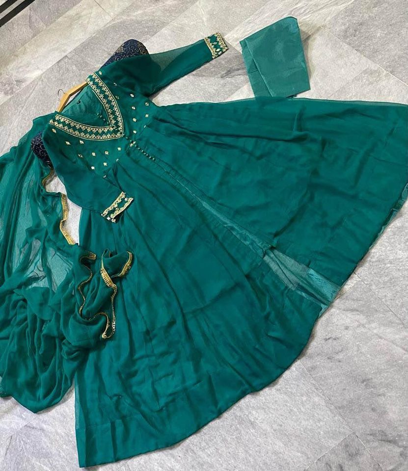 Traditional Libas | 119 Bluerock Crescent, Cambridge, ON N1R 7B7, Canada | Phone: (647) 786-5928