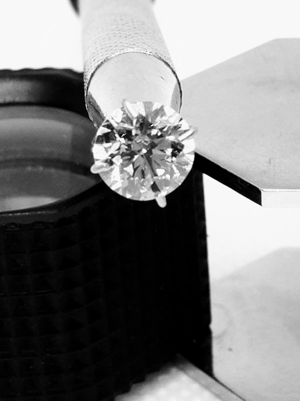 Diamond Kings - Custom Jewelry | 2 College St Suite 105, Toronto, ON M5G 1K2, Canada | Phone: (647) 351-9119