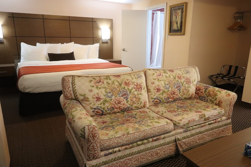 Campbellford River Inn | 316 County Rd 38, Campbellford, ON K0L 1L0, Canada | Phone: (705) 653-1771