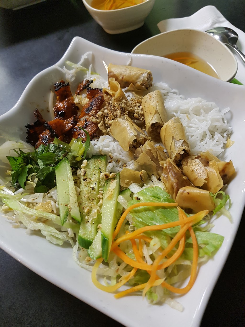 T H Dang Restaurant | 1425 Pembina Hwy, Winnipeg, MB R3T 2C2, Canada | Phone: (204) 415-5588