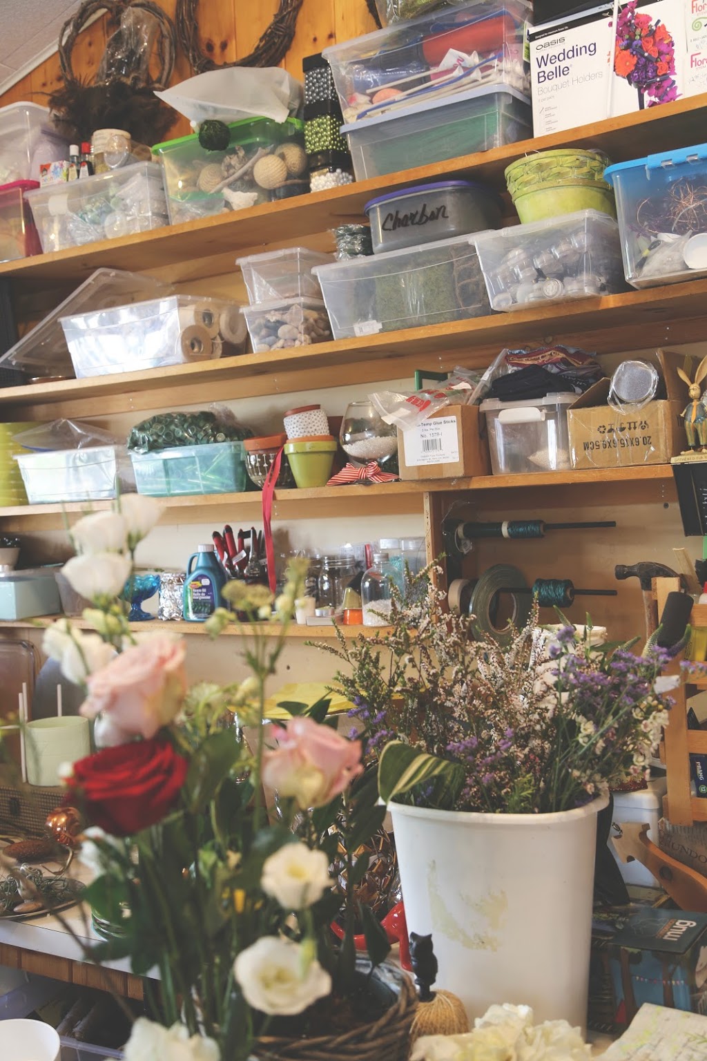 Fleuriste St-Donat Enr | 984 Rue Principale, Saint-Donat-de-Montcalm, QC J0T 2C0, Canada | Phone: (819) 424-2661