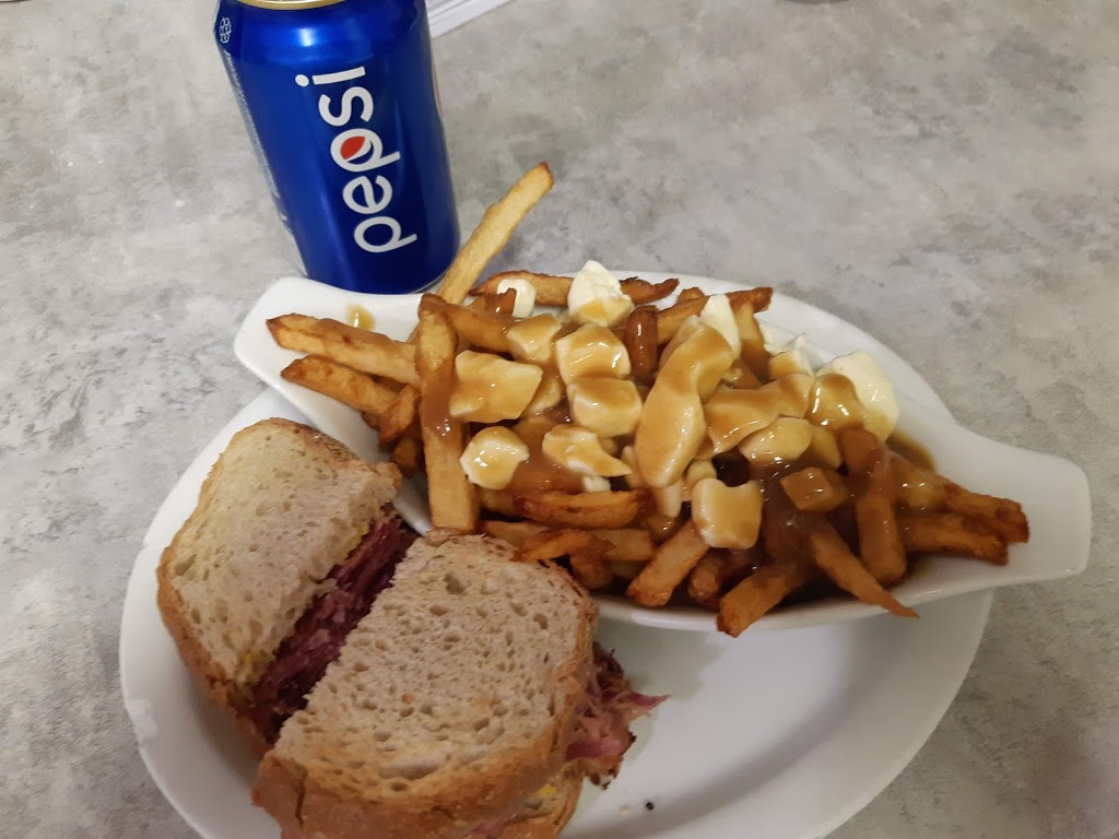 Cantine Ti-Mousse | 432 QC-108, Saint-Romain, QC G0Y 1L0, Canada | Phone: (418) 486-7070