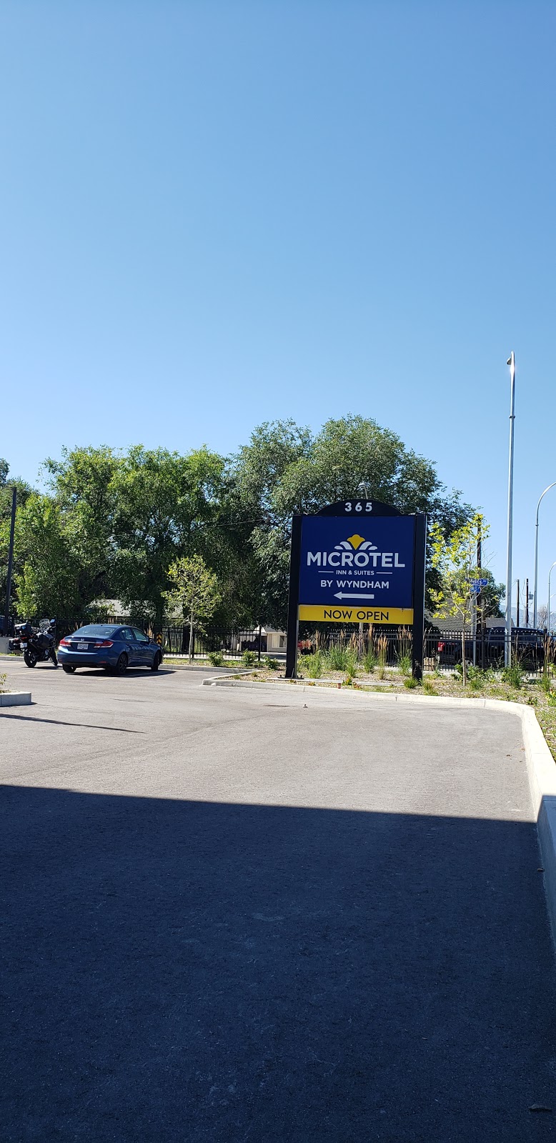 Microtel Inn & Suites by Wyndham Kelowna | 365 Mills Rd, Kelowna, BC V1X 4G9, Canada | Phone: (778) 484-0102
