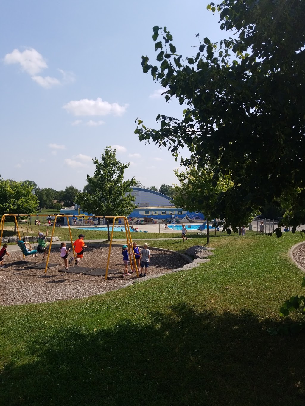 Oakridge Pool | 825 Valetta St, London, ON N6H 2Z1, Canada | Phone: (519) 661-4424