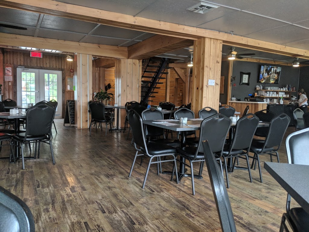 Auberge Presquile | 1001 Rue Principale, Notre-Dame-de-Pontmain, QC J0W 1S0, Canada | Phone: (819) 597-4100