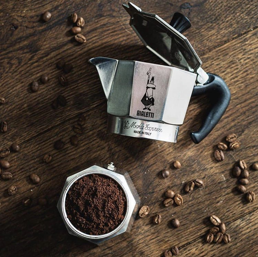 Café Plantation Inc | 7500 Bd des Galeries dAnjou, Anjou, QC H1M 3M4, Canada | Phone: (514) 355-2233