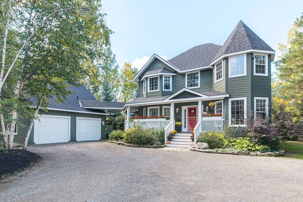 Craigleith Manor Bed & Breakfast | 9 Craigleith Ct, Collingwood, ON L9Y 4W5, Canada | Phone: (705) 293-1170