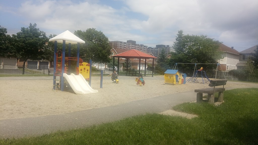 Madison Park | 20 Whitestone Dr, Ottawa, ON K2C 4A7, Canada
