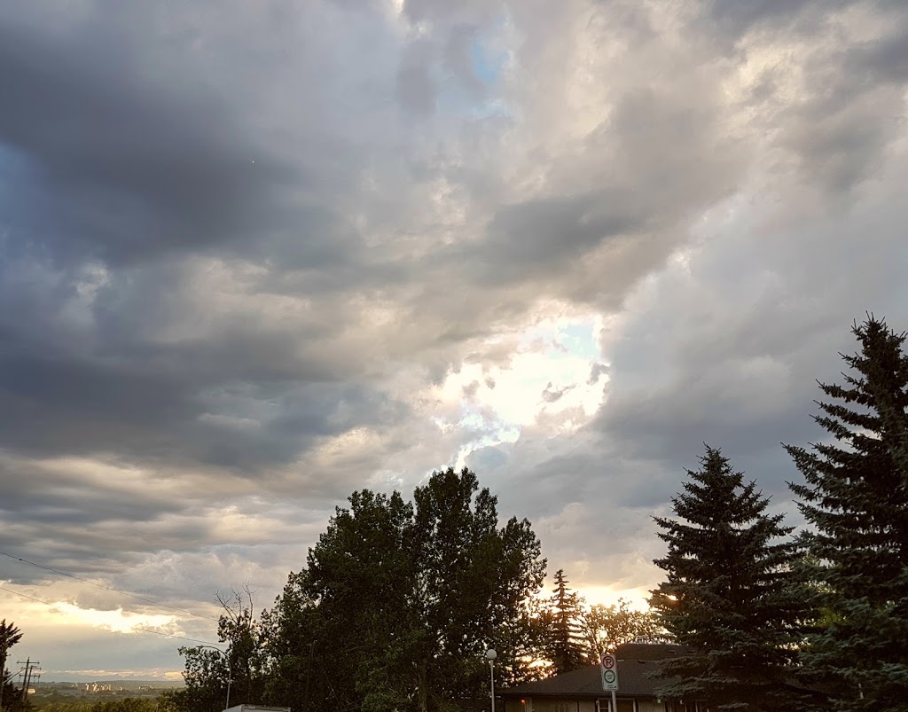 Southview View Deck | 2195-2359 26 St SE, Calgary, AB T2B, Canada