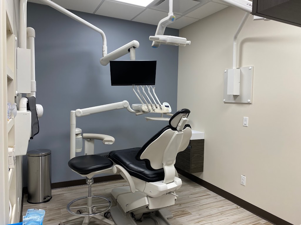 Appleway Dental Clinic At Village Mall (North) | 6320 Gaetz Ave #14, Red Deer, AB T4N 4C6, Canada | Phone: (403) 347-6306