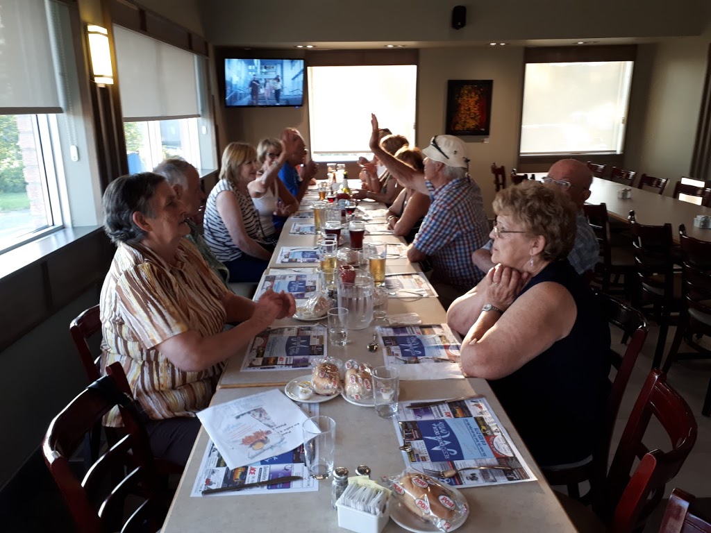 Resto Entre Deux Monts | 334 QC-138, Saint-Tite-des-Caps, QC G0A 4J0, Canada | Phone: (418) 823-2179