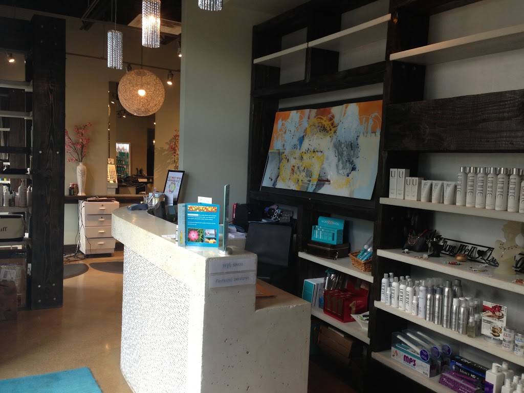 Looks Salon and Spa | 1800 Corydon Ave, Winnipeg, MB R3N 0K4, Canada | Phone: (204) 478-7878