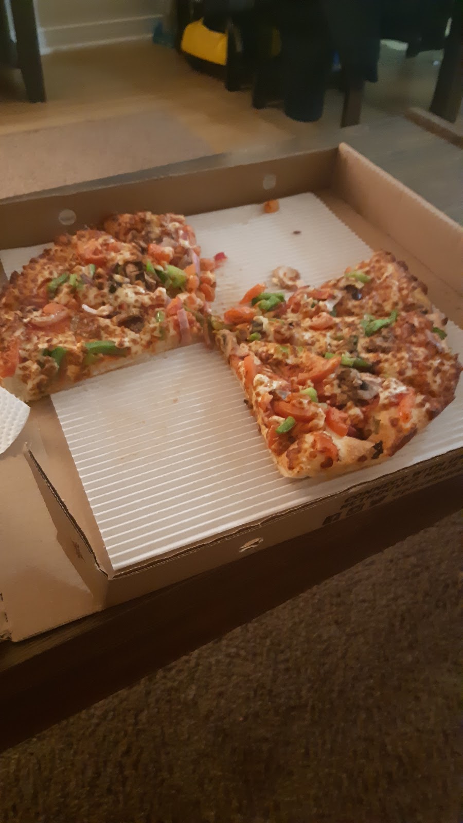 Pizza Hut | 526 Montreal Rd, Vanier, ON K1K 0T9, Canada | Phone: (613) 714-4460