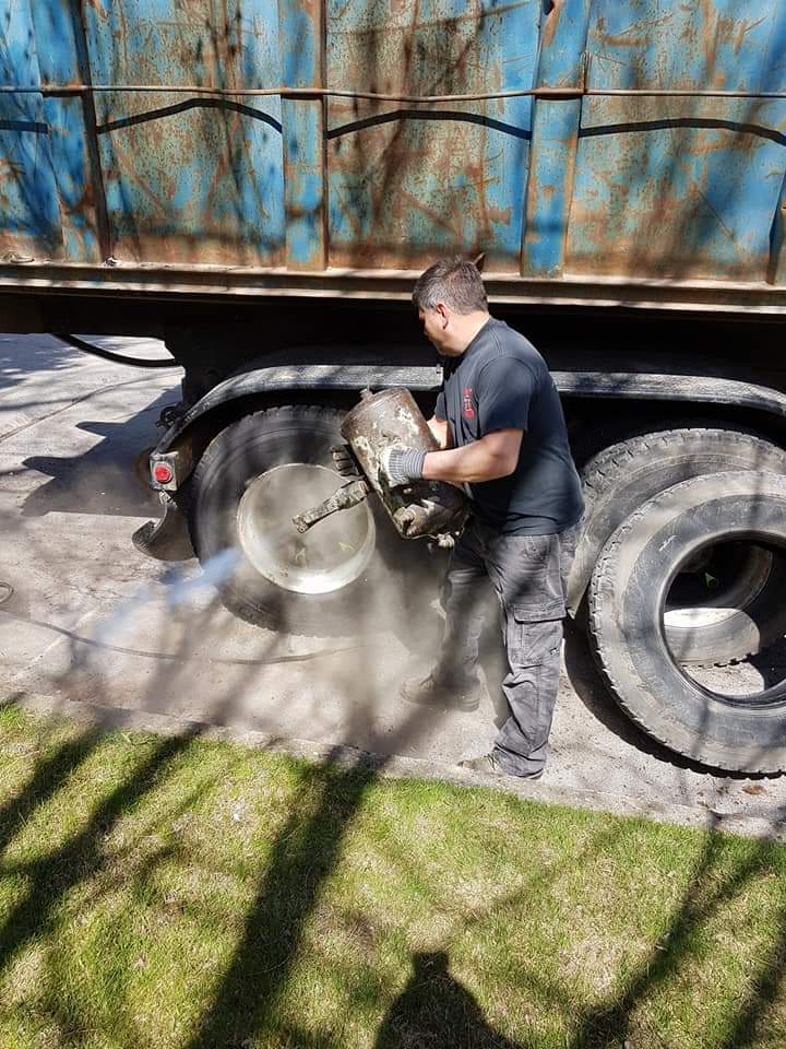 Matts Tire Service Inc. Commercial only | 17 St George St, Etobicoke, ON M8Z 3Y6, Canada | Phone: (647) 216-6288