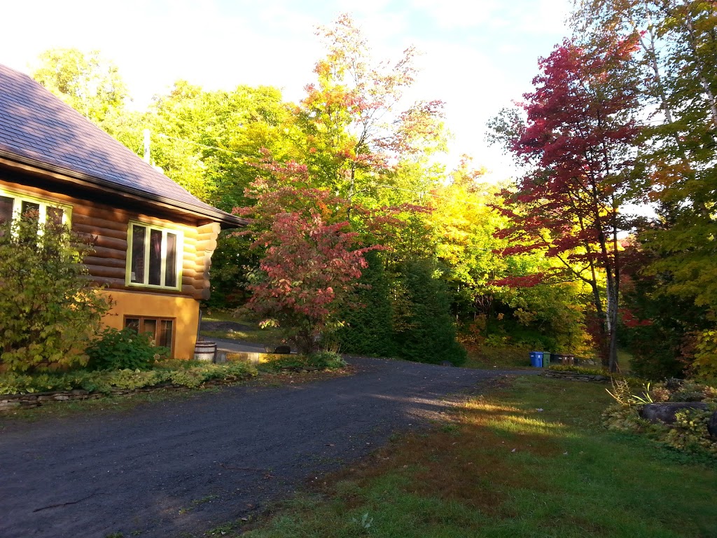 Auberge Laetus Le Joyeux | 4333 Chemin du Lac Brennan, Rawdon, QC J0K 1S0, Canada | Phone: (450) 834-2364
