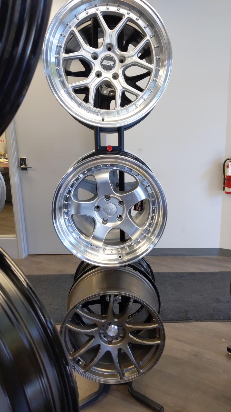 WHEELS UNLIMITED/U-HAUL | 53 Cowansview Rd, Cambridge, ON N1R 7L2, Canada | Phone: (519) 624-9990