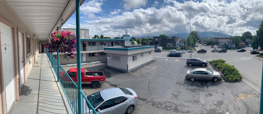 Silver Star Motel | 3700 32 St, Vernon, BC V1T 5N6, Canada | Phone: (250) 545-0501