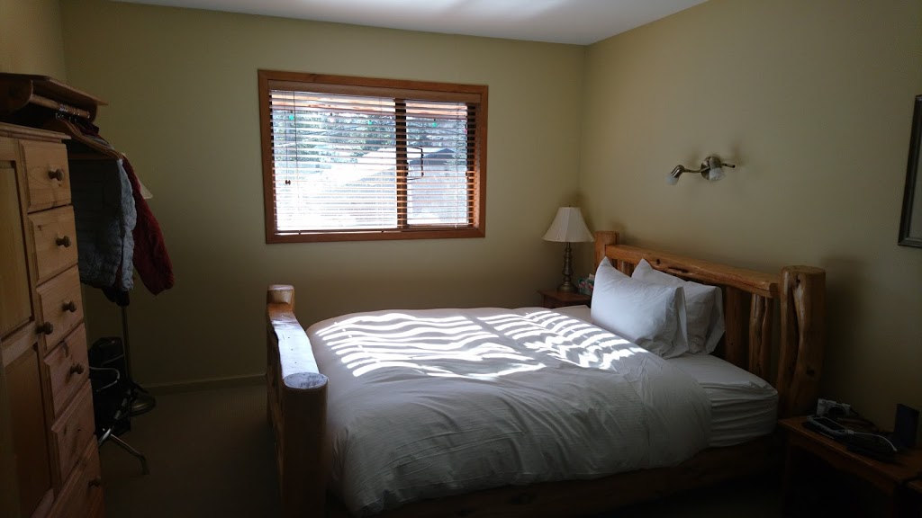 Cedar Springs B & B Lodge | 8106 Camino Dr, Whistler, BC V0N 1B8, Canada | Phone: (604) 938-8007
