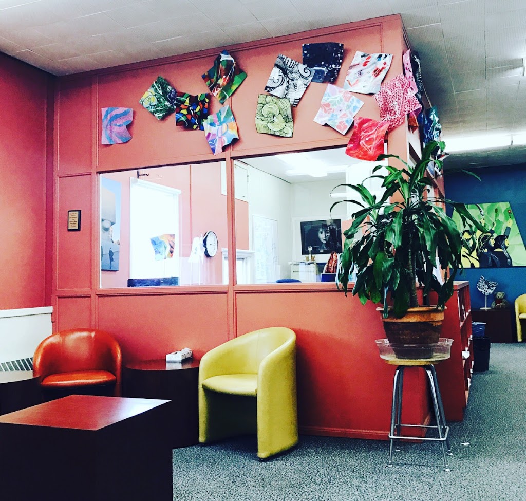 Glenlawn Collegiate | 770 St Marys Rd, Winnipeg, MB R2M 3N7, Canada | Phone: (204) 233-3986
