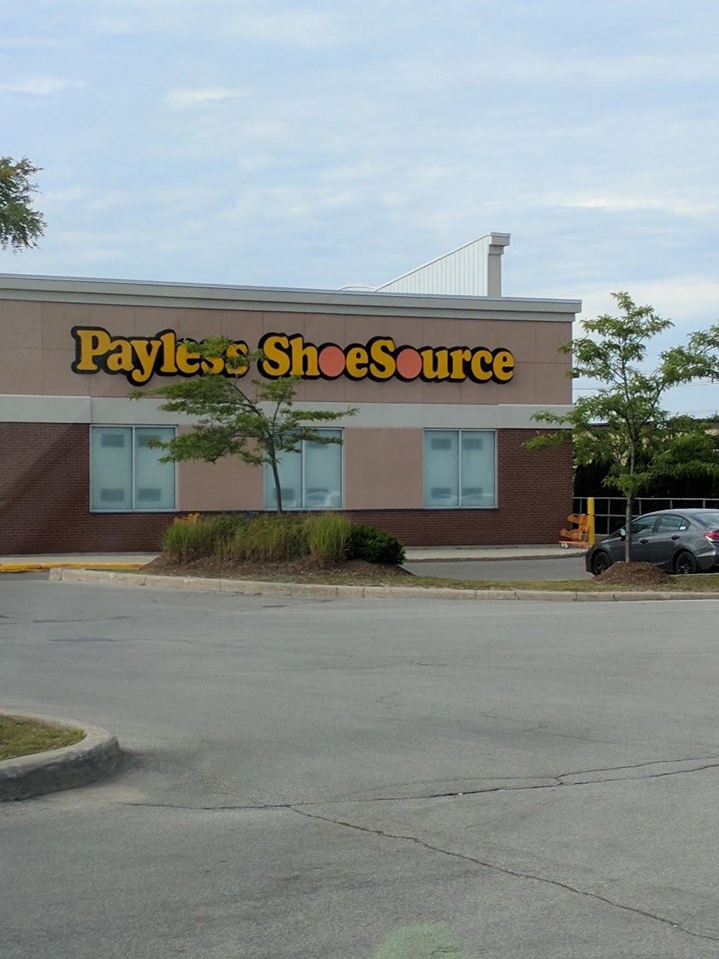 Payless ShoeSource | 462 Bayfield St Unit E3, Barrie, ON L4M 5A2, Canada | Phone: (705) 722-4209